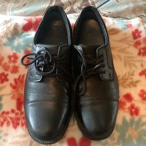 Men’s size 8.5 black dress shoes